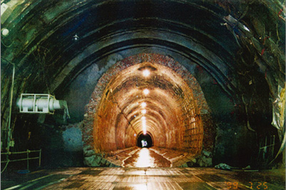 隧道 湊川 国登録有形文化財「湊川隧道」一般公開へ行って来ました！